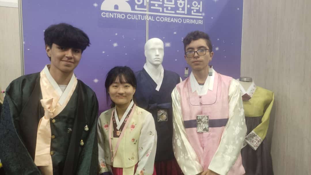 Vistiendo un Hanbok - SOFA 2022