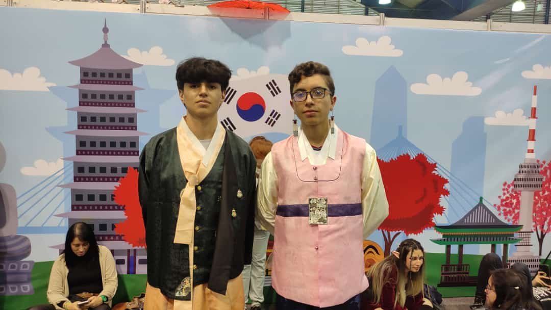 Vistiendo un Hanbok - SOFA 2022